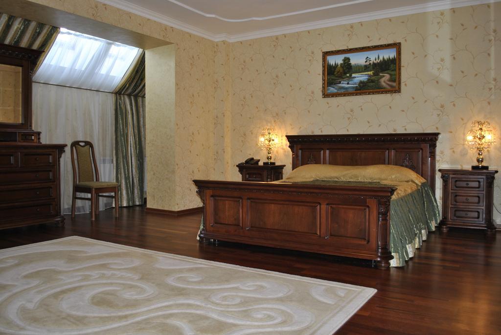 Olymp Hotel Ужгород Экстерьер фото