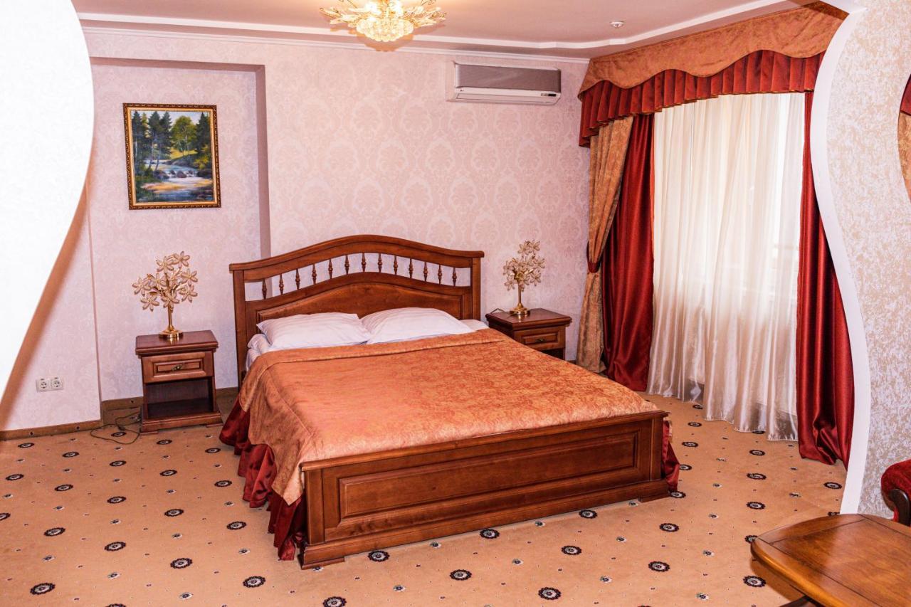 Olymp Hotel Ужгород Экстерьер фото