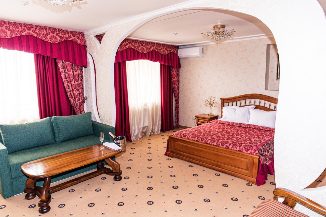 Olymp Hotel Ужгород Экстерьер фото